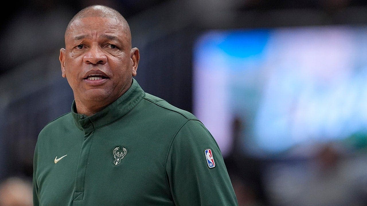 Milwaukee Bucks расстались с Доктором Риверсом