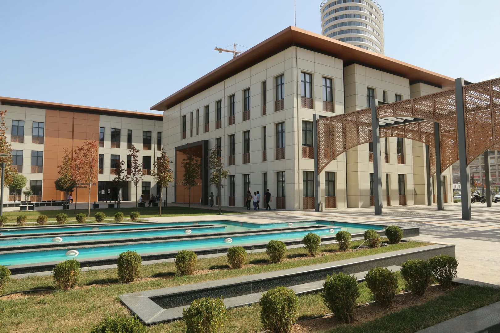 16 Al-Azhar medical students from Gaza graduate in Istanbul