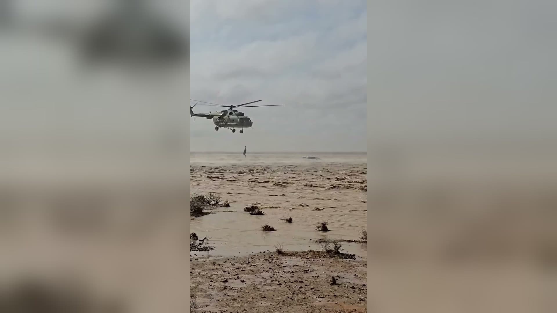 Seller 6 Suriye ilini vurdu; helikopter suda mahsur kalan kişiyi kurtardı