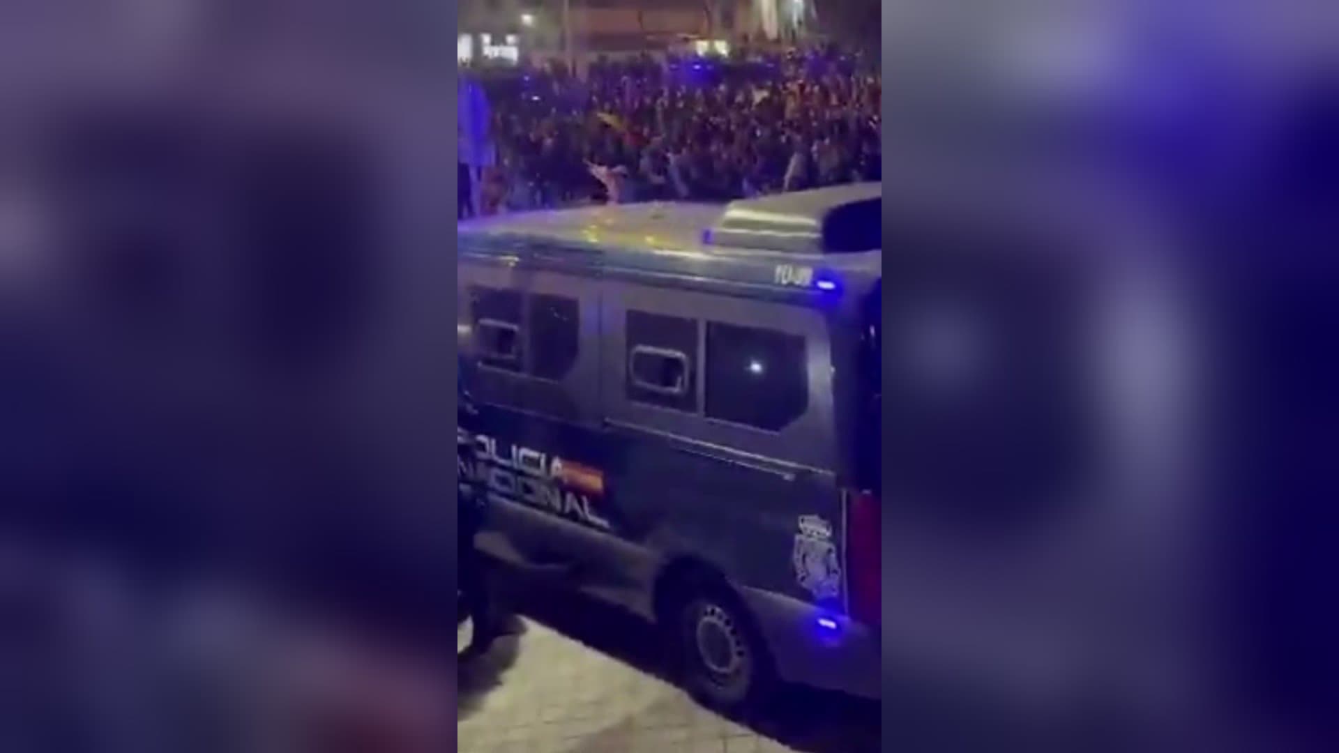İspanya polisi, tren faciası sonrası istifa isteyen göstericileri dağıttı