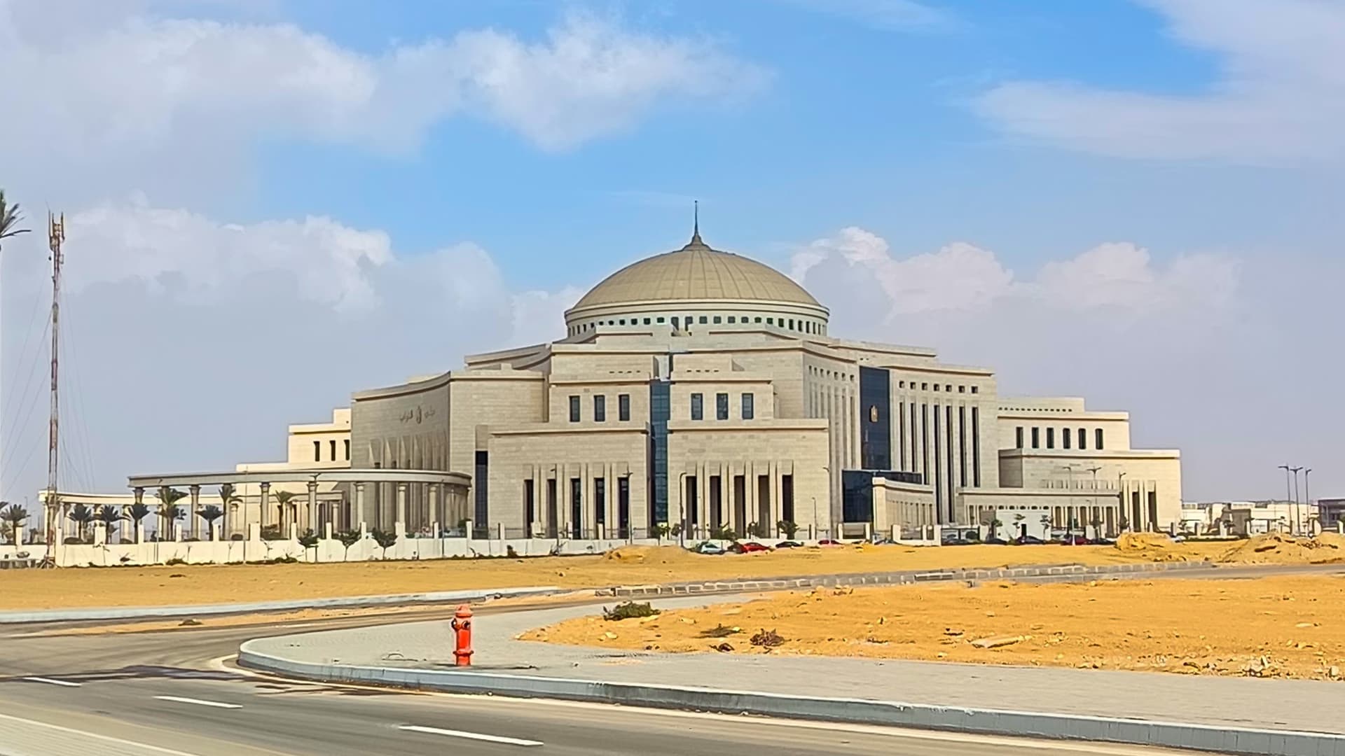 Mısır Meclisi, Sisi’ye Suudi Arabistan’a savunma gücü gönderme yetkisi verdi