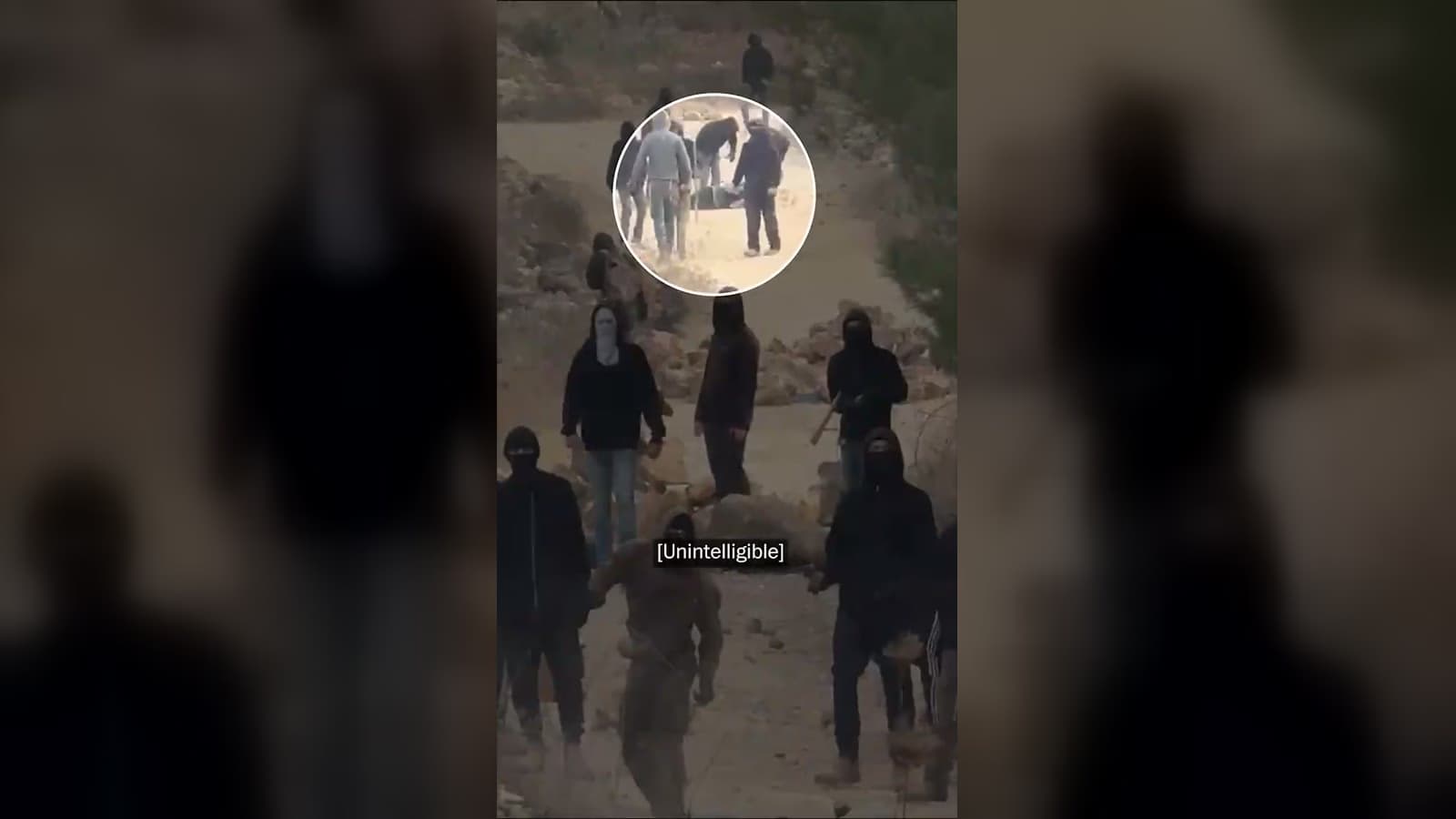 هجوم للمستوطنين على قاطفي الزيتون في أبو فلاح يطال مصورة واشنطن بوست