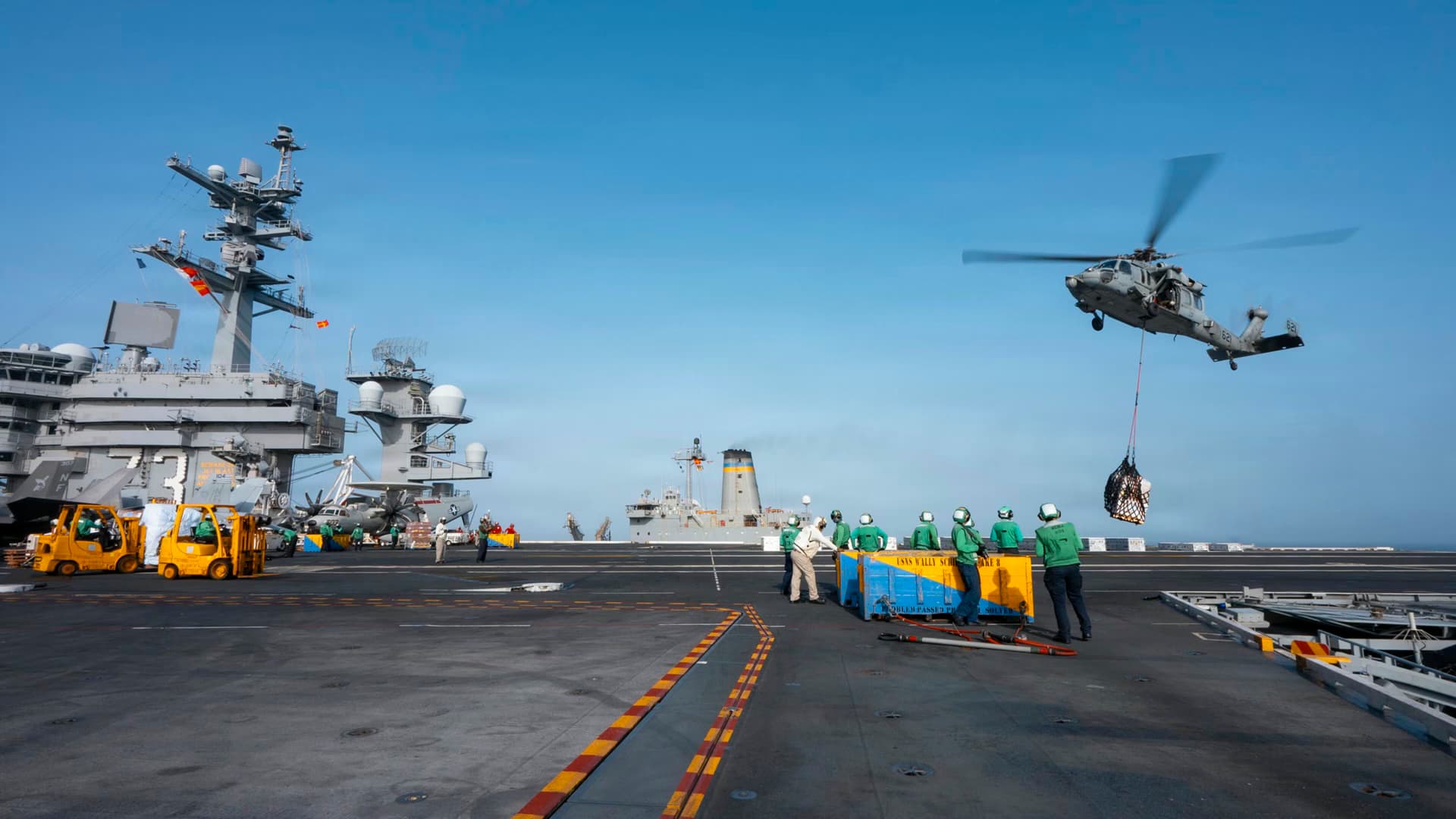 George Washington uçak gemisi İran’a olası saldırı için sığınak delici bombalarla donatılıyor