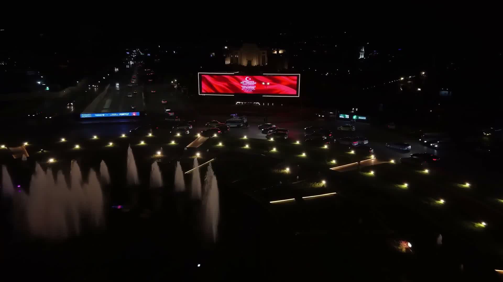 Şam’daki Emevi Meydanı’nda dev ekran Türkiye Cumhuriyeti Bayramı’nı kutladı
