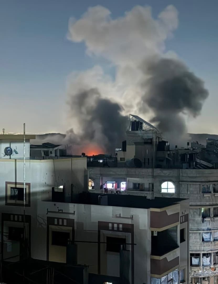 طائرات حربية إسرائيلية تشن غارة على حي التفاح شرق مدينة غزة