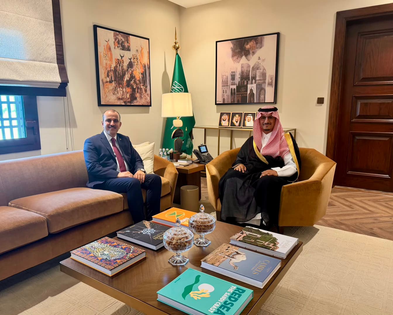 السفير التركي في الدوحة يزور نظيره السعودي الأمير سعد بن منصور