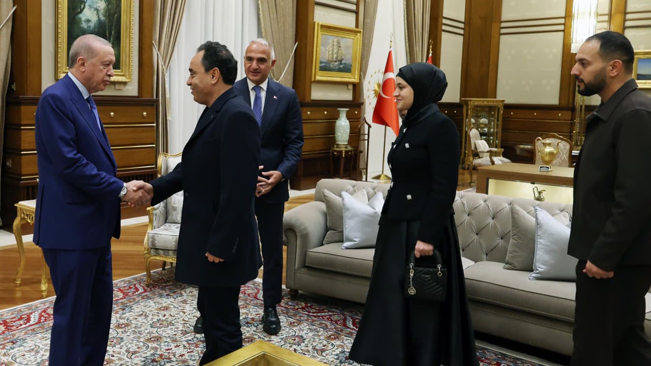 أردوغان يلتقي في أنقرة أسرة الطفلة هند رجب التي قتلتها إسرائيل
