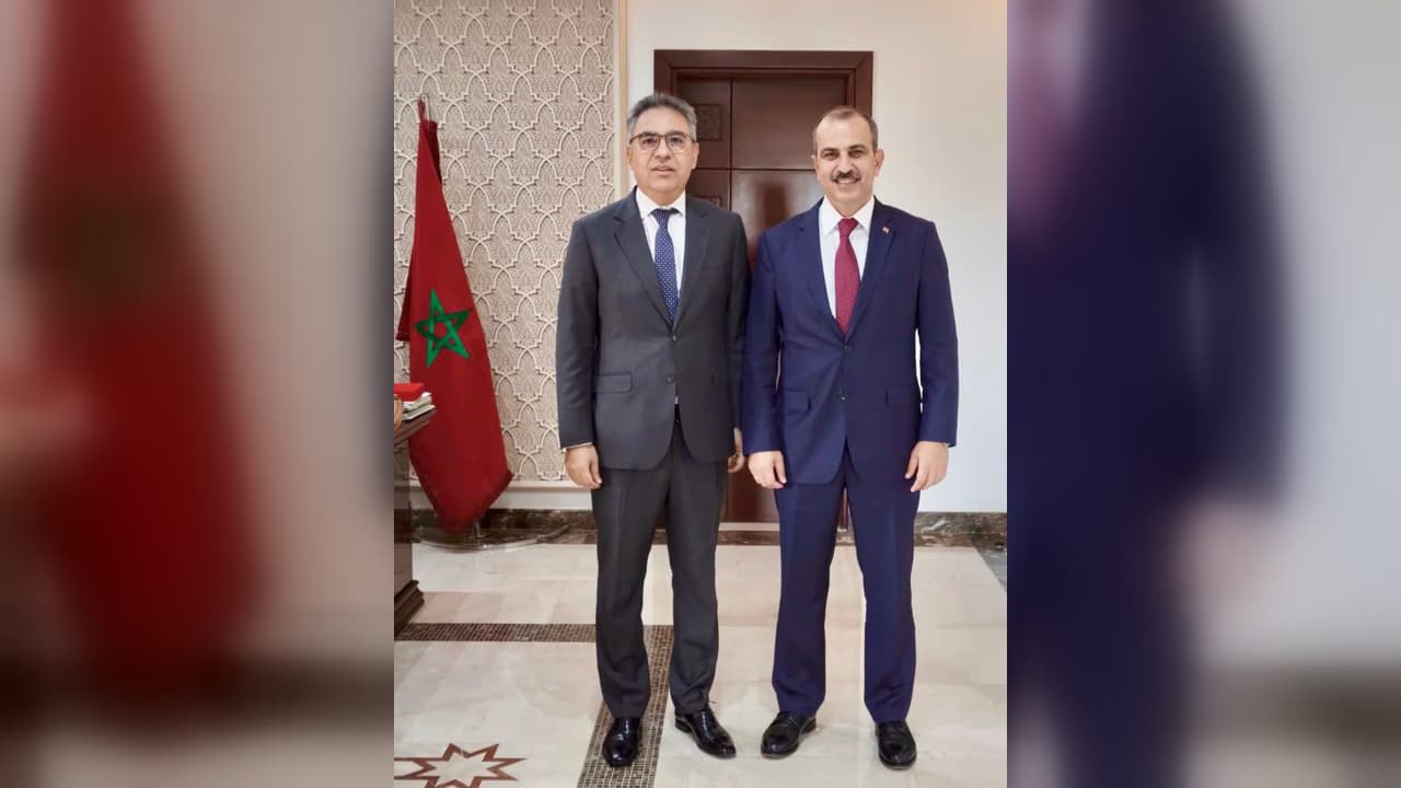 جايماز أوغلو يلتقي سفير المملكة المغربية في الدوحة