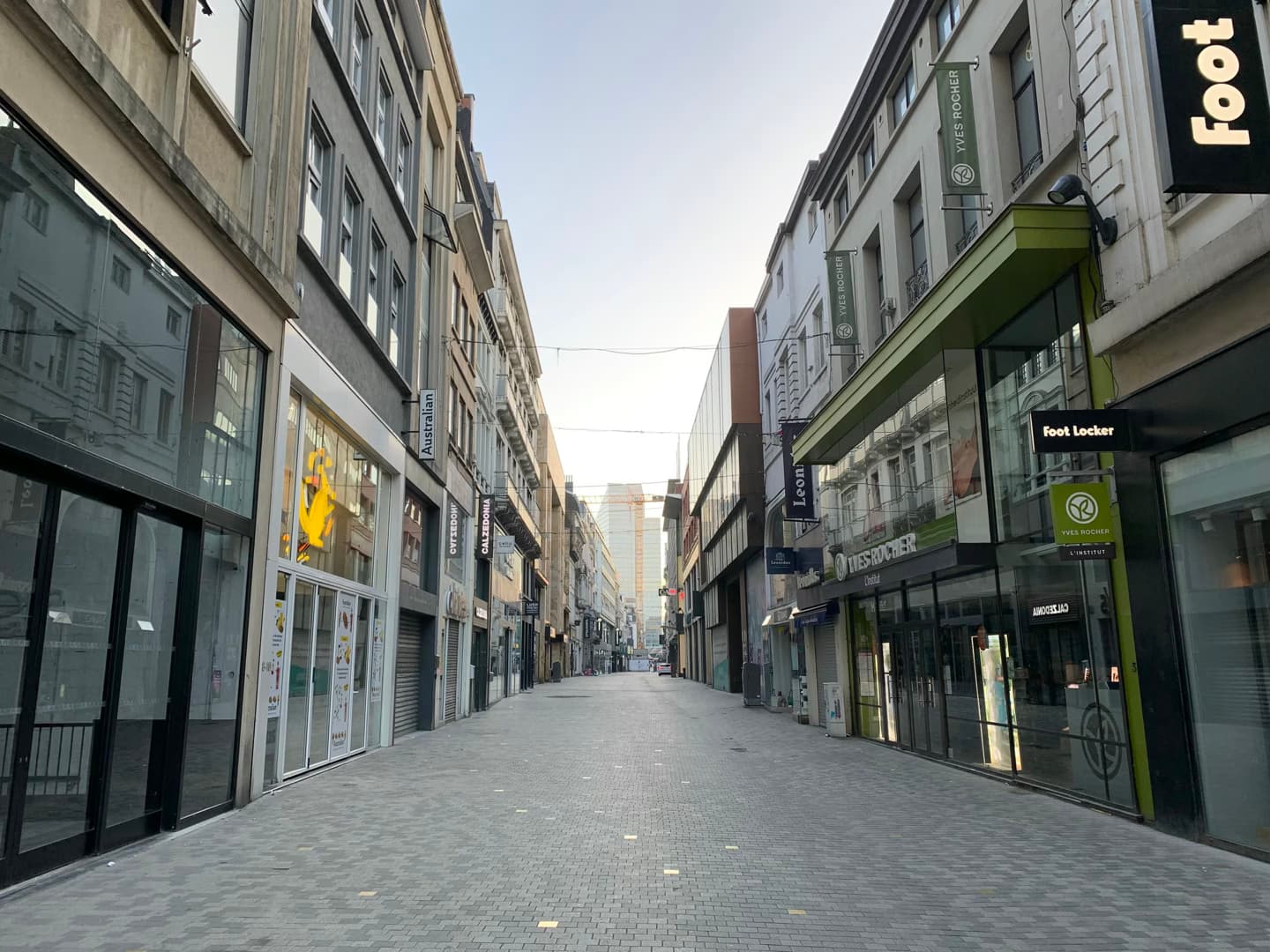 Brussels shops board up fronts amid fears of looting