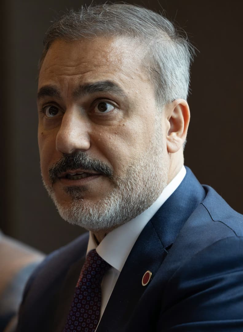 قناة إسرائيلية: فيدان اتهم إسرائيل بالإبادة في اجتماع مجلس السلام