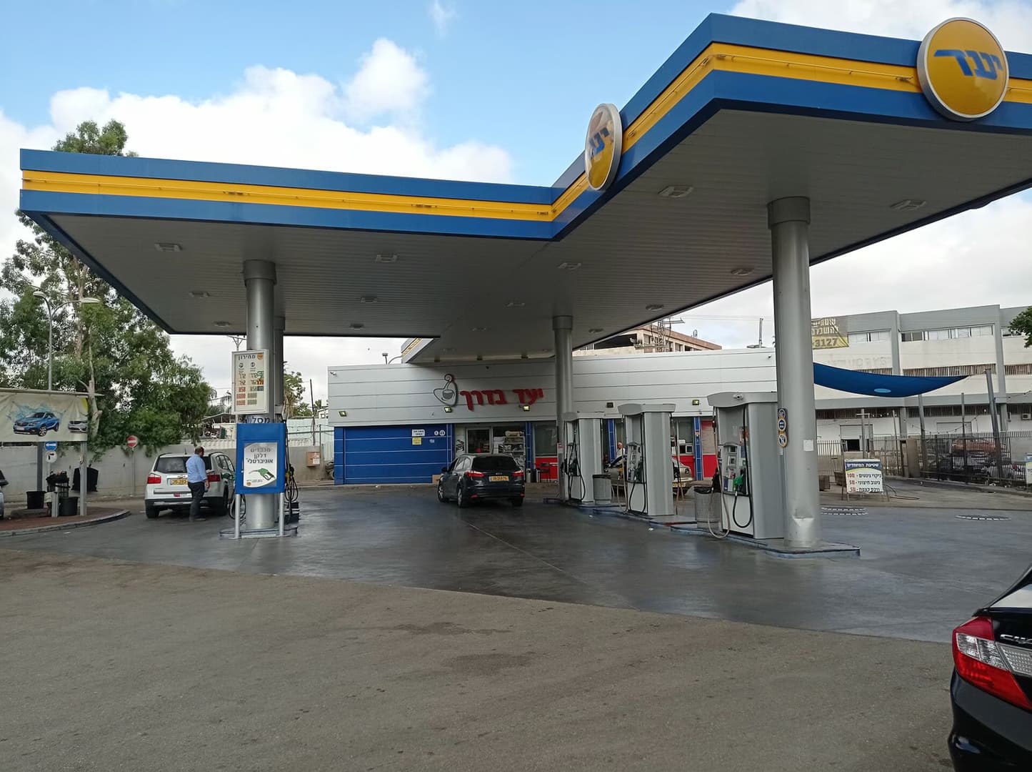 سجل سعر البنزين في إسرائيل مستوى قياسيا عند 2.69 دولار بسبب مخاوف الطاقة الإقليمية