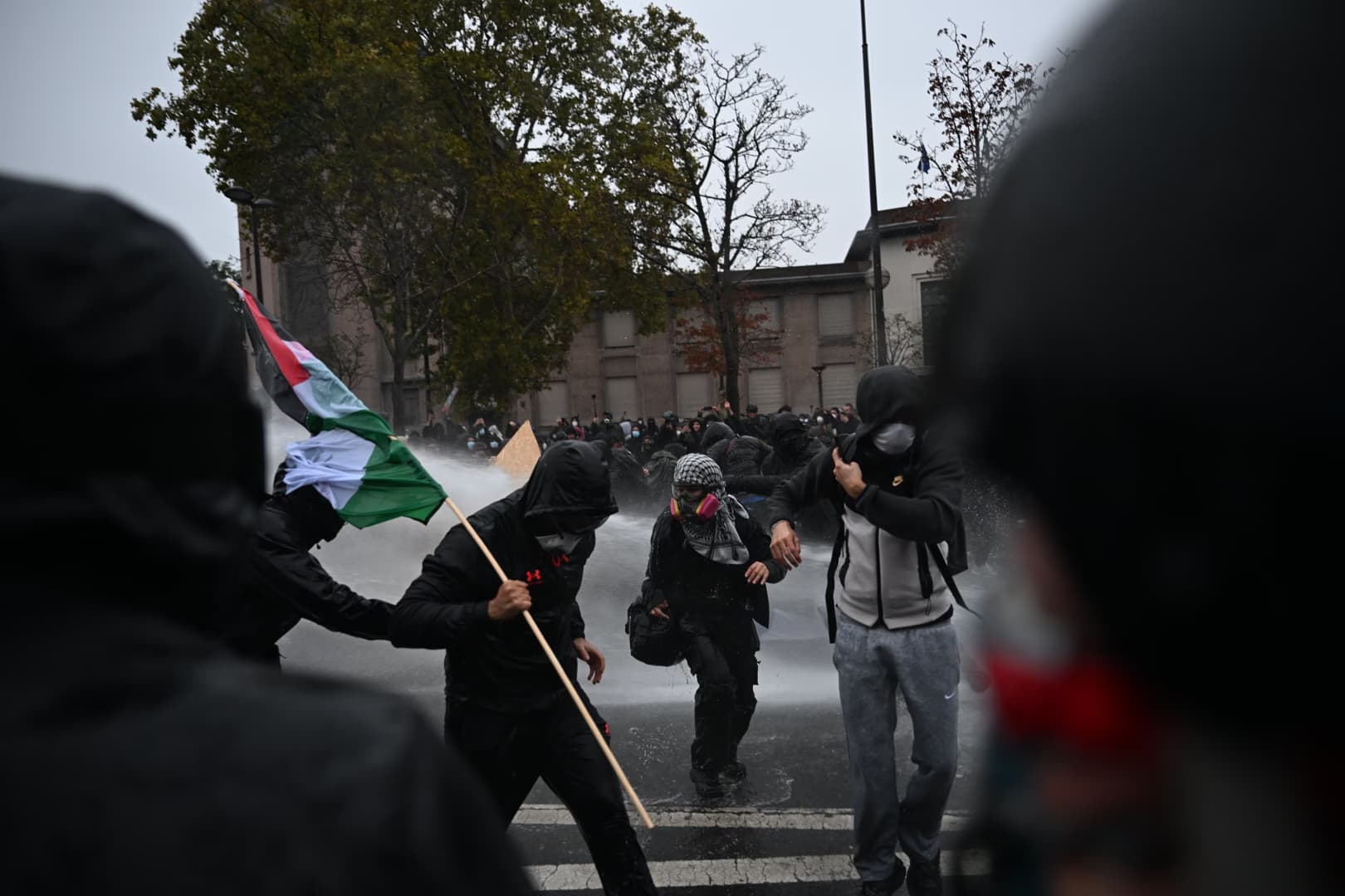 الأعلام الفلسطينية ترفرف في احتجاجات أوروبا من روما إلى باريس