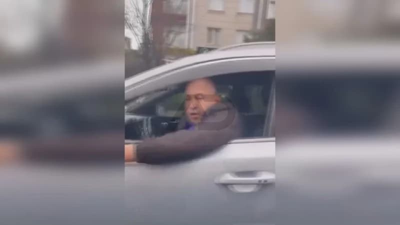 حادثة اعتداء على امرأة في حركة المرور في إسطنبول