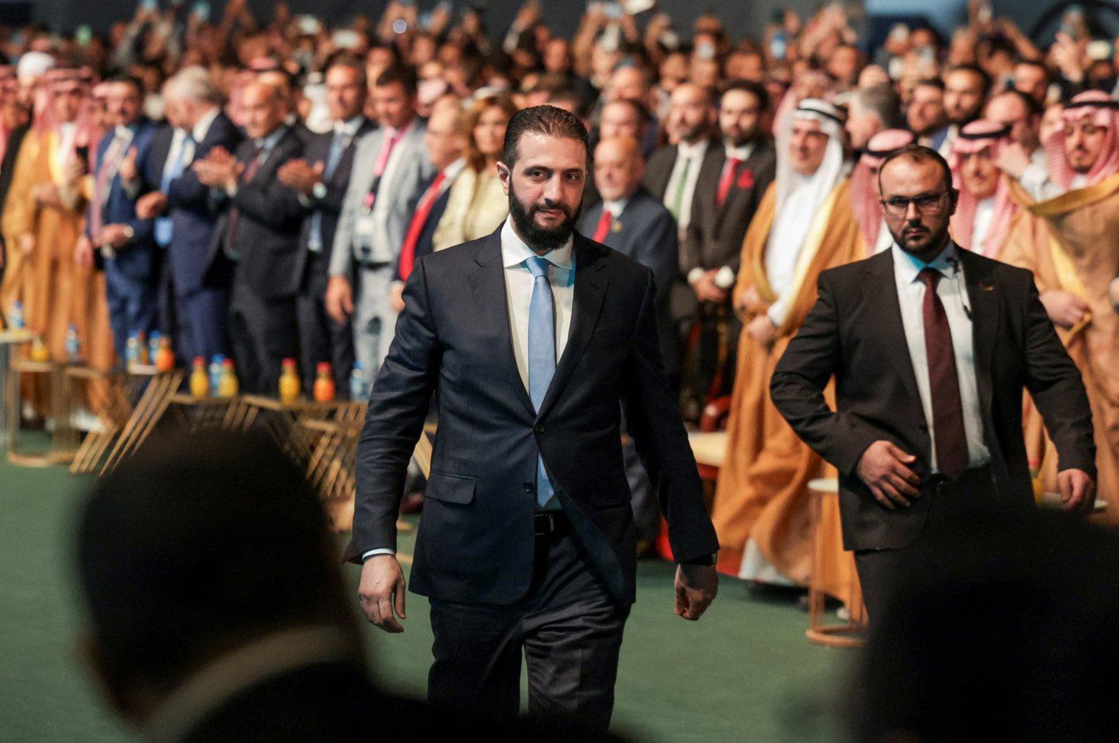أحمد الشرع يطلب استبدال مقعده في نيويورك: "طلبته العام الماضي تواضعاً لكنه غير مريح"