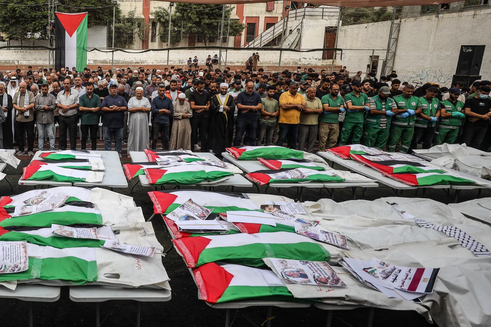 غزة تشيّع رفات 75 فلسطينياً انتُشلت من تحت أنقاض حي الدرج