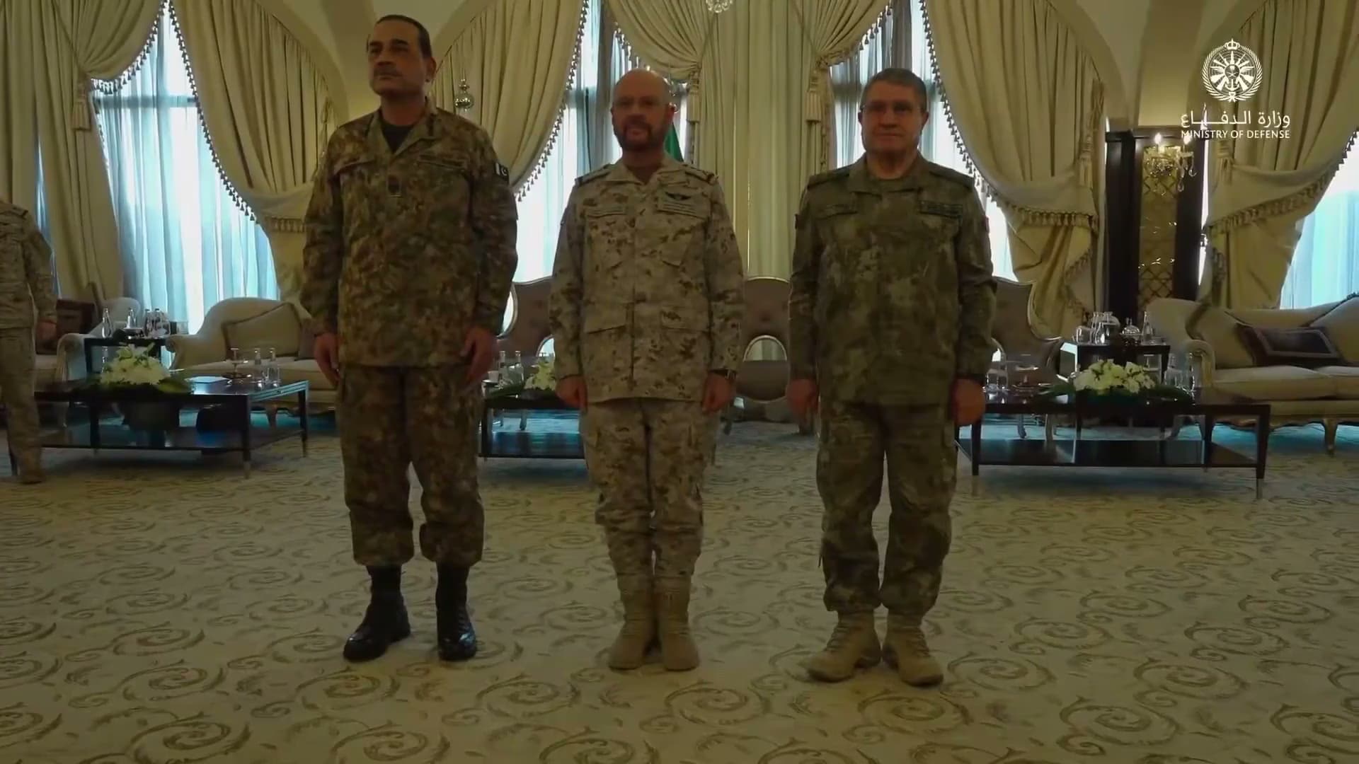 رؤساء أركان السعودية وتركيا وباكستان يجددون في الرياض الالتزام بالدفاع عن المملكة