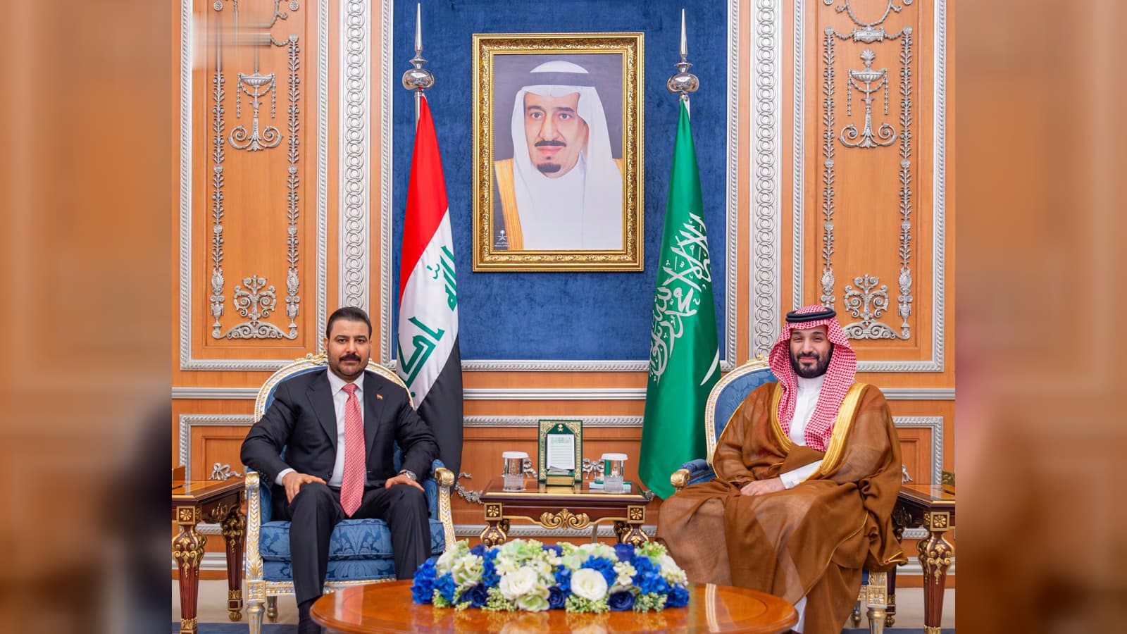 ولي العهد يستقبل رئيس الوزراء العراقي في أول زيارة لزعيم بعد هجوم المطار
