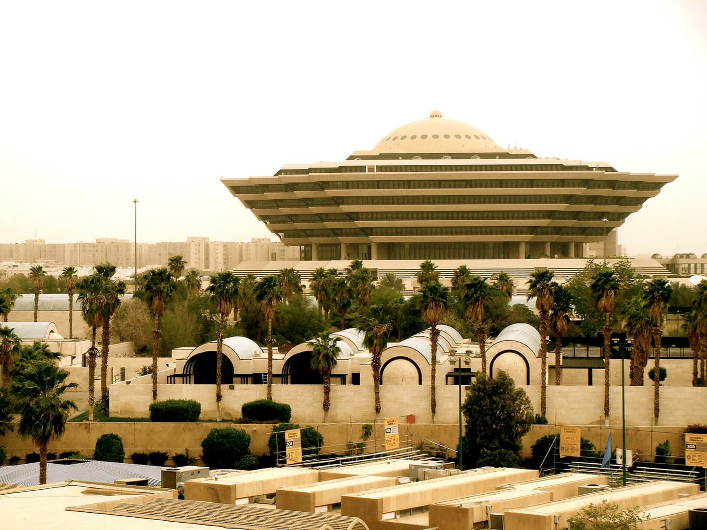 السعودية تنفذ حكم القتل تعزيرا بخمسة مواطنين أدينوا بجرائم إرهابية